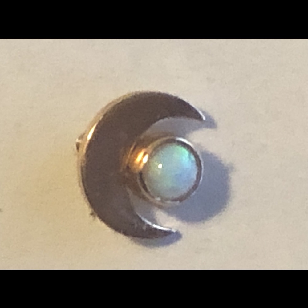 NEW Anatometal Half Moon with blue Opal White gold